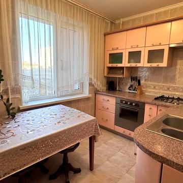 Припортова вул. (Героїв Сталінграда), 22