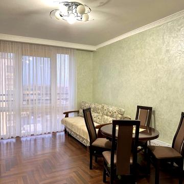 Анатолія Петрицького вул., 13