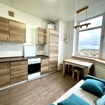 Львівська вул., 17