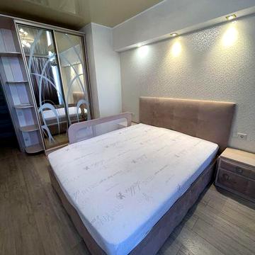 Сдам двухкомнатную Жк Романовский, Слободка