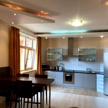 Володимирська вул., 79