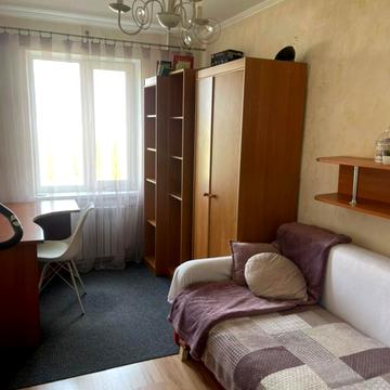 Прирічна вул., 17