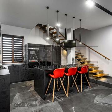 Квітки Цісик вул. (Гамарника), 14