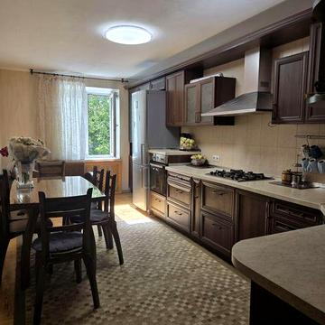 Простора квартира 98м2, газове опалення, Ремонт, гар