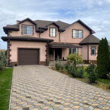 Продаю 2х эт. Дом с дизайнерским ремонтом