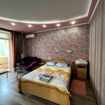 Оренда однокімнатної квартири в Олександрівському р-ні (Соборний 91)