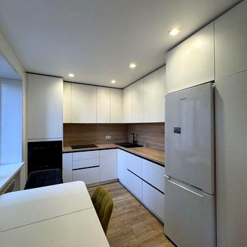 Продаж 3кк,центр міста,кухня-студія+3кімнати,з ремонтом