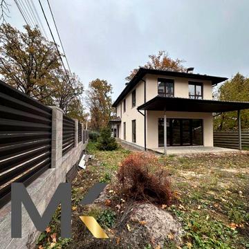 Двоповерховий будинок з бомбосховищем у м. Ірпінь, вул. Тищенко