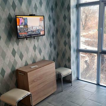 Залізнична вул., 32