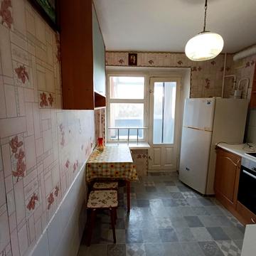 Тополина вул., 7