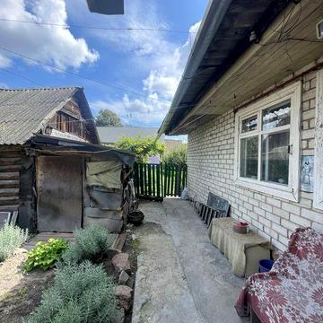 Продам частину будинку по вулиці Народного руху