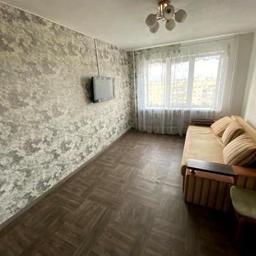 Сдам 1 ю квартиру Лев 1