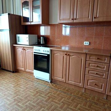 Ул.Драгоманова,14,м.Позняки-11500грн.срочно