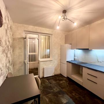 Євгена Чикаленка вул., 95