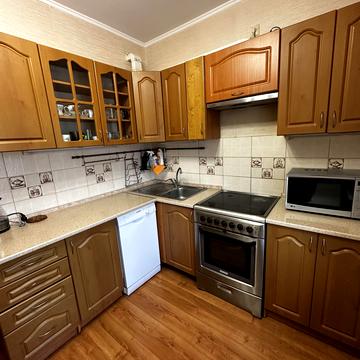 Ревуцького вул., 18-А