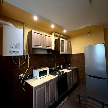 Садова вул., 1-Б