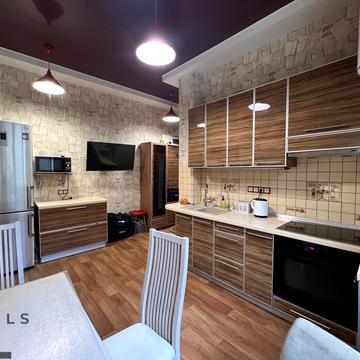 Романа Шухевича вул. (Бабушкіна), 42