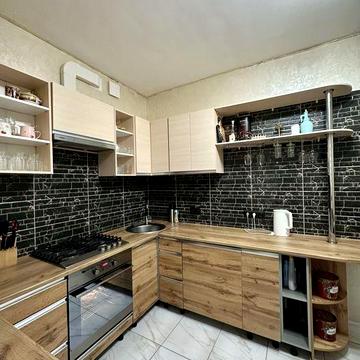 Квартира 2-кімн.у Луцьку з власним паркомісцем