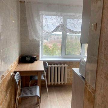 Вул. Кубанської України, б.15/13, гарна квартира м. Лісова. Вільна!