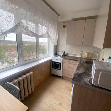 Вул. Кубанської України, б.15/13, гарна квартира м. Лісова. Вільна!