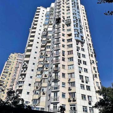 Володимира Івасюка 53 Б. Будинок 2009 року. м. Мінська - Г.Дніпра.