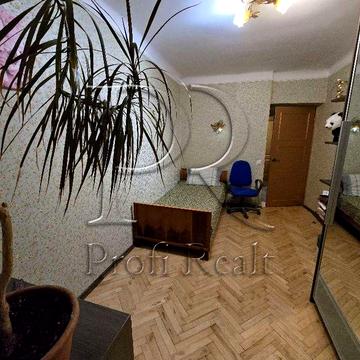 Продаж 4 кімн. квартири Голосіївському районі вулиця Малокитаївська 7