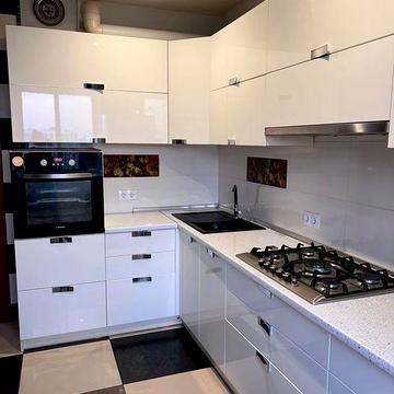 Продається трикімнатн квартира з автономним  в центрі Прогрес