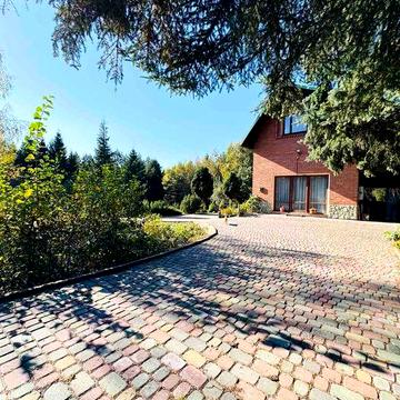 Продаж будинку 245м2 біля Львова, 21 сотка поруч лісу