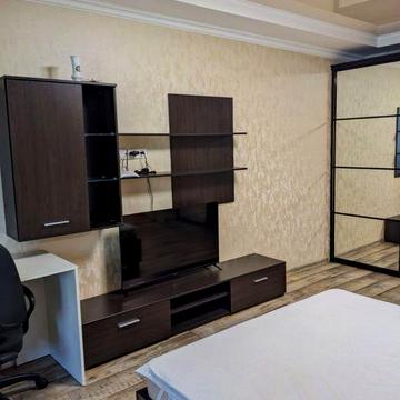 Сдам однокомнатную просторную киевку с АГВ на Клушина , 1 этаж!