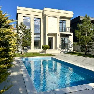 Будинок “під ключ” в Совіньоні• Басейн, гараж, італійський інтерєр