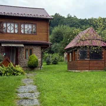 Продається будинок з ремонтом - Винники - Емелі Резорт