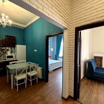 Сдам до лета 2 разд. Комн. в центре в Кировском сквере новый дом 4 эта