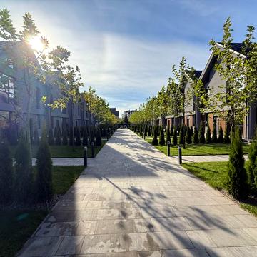 Євгена Патона вул., 15