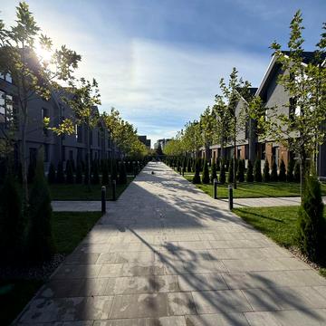 Євгена Патона вул., 15