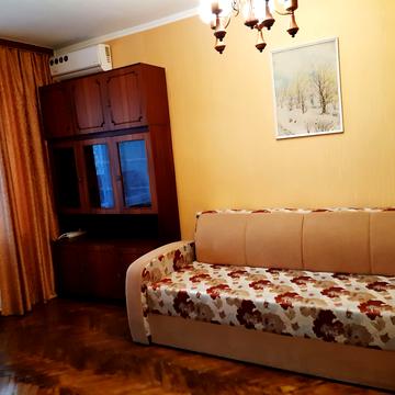 Предславинська вул., 25