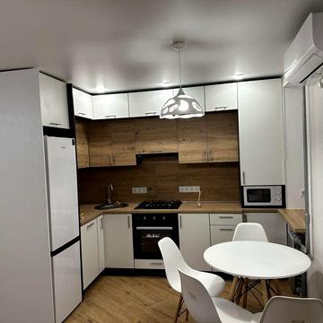 Оренда 1к квартири м. Печерська 5 хв пішки, завжди є світло Лєскова 6