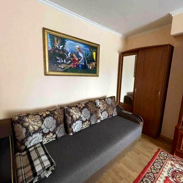 Івана Миколайчука вул., 11