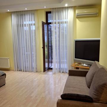 Тіниста вул., 9/12