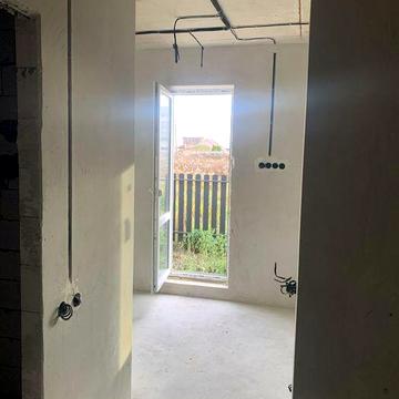 Єоселя. Продаж двокімнатної квартири з ділянкою неподалік Києва