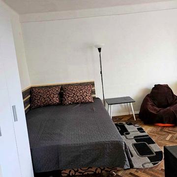 Жамбила Жабаєва вул. (Кузьминська), 2