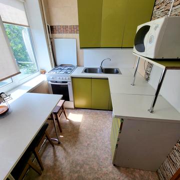 Василя Іваниса вул. (Миколи Матеюка), 5