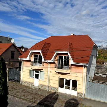 Новобудова 190 м2 Центр Берегово