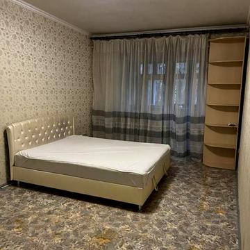 Варненська вул., 19/1