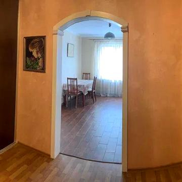 Європейського Союзу просп. (Правди), 31-А