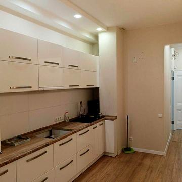 Продам 2х ком.кв. 60 м.кв. 2/4 с автономным отоплением на Благоева.