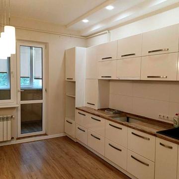 Продам 2х ком.кв. 60 м.кв. 2/4 с автономным отоплением на Благоева.