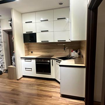 Івана Кавалерідзе вул., 5