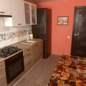 Срочно сдам 2 ком квартиру на Бородинском ул. Петра Сагайдачного