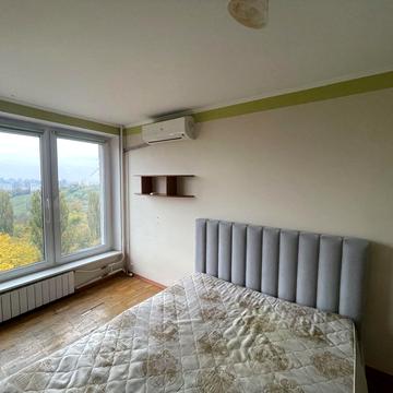 Романа Ратушного вул. (Волгоградська), 17