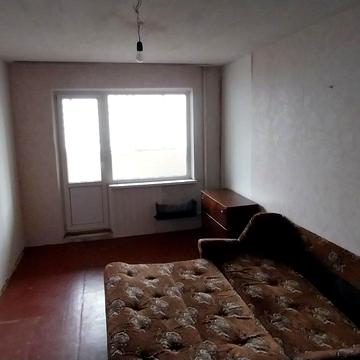 Анни Ахматової вул., 25